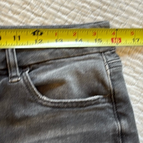 American Eagle Outfitters Curvy Highest Rise Jegging Distressed Details #491 - Picture 8 of 9